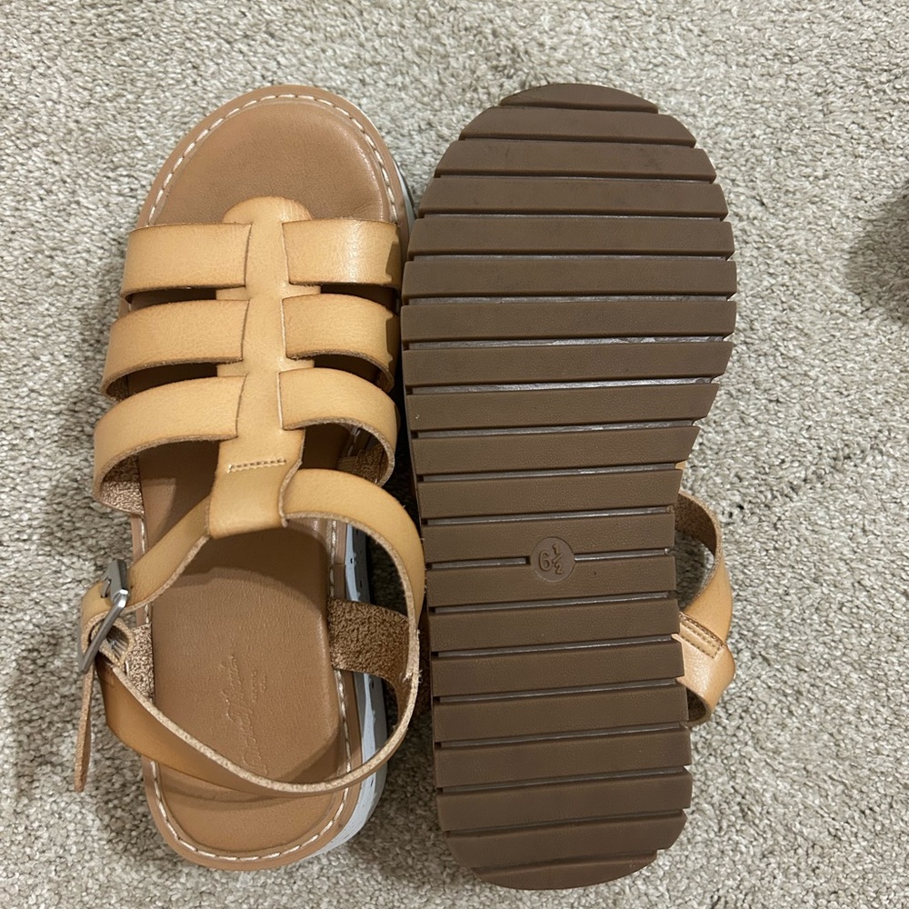Universal Thread Platform Sandals - Picture 4 of 6